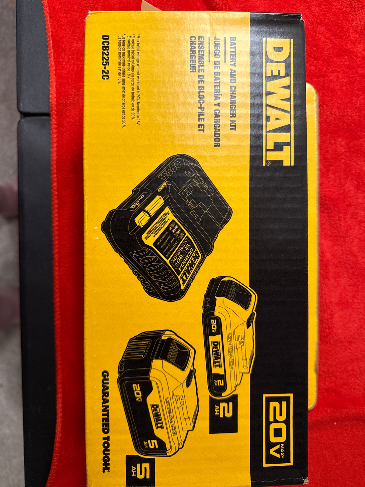 DEWALT DCB205-2C 20V MAX 5.0Ah Battery 2-Pack & Charger Starter Kit