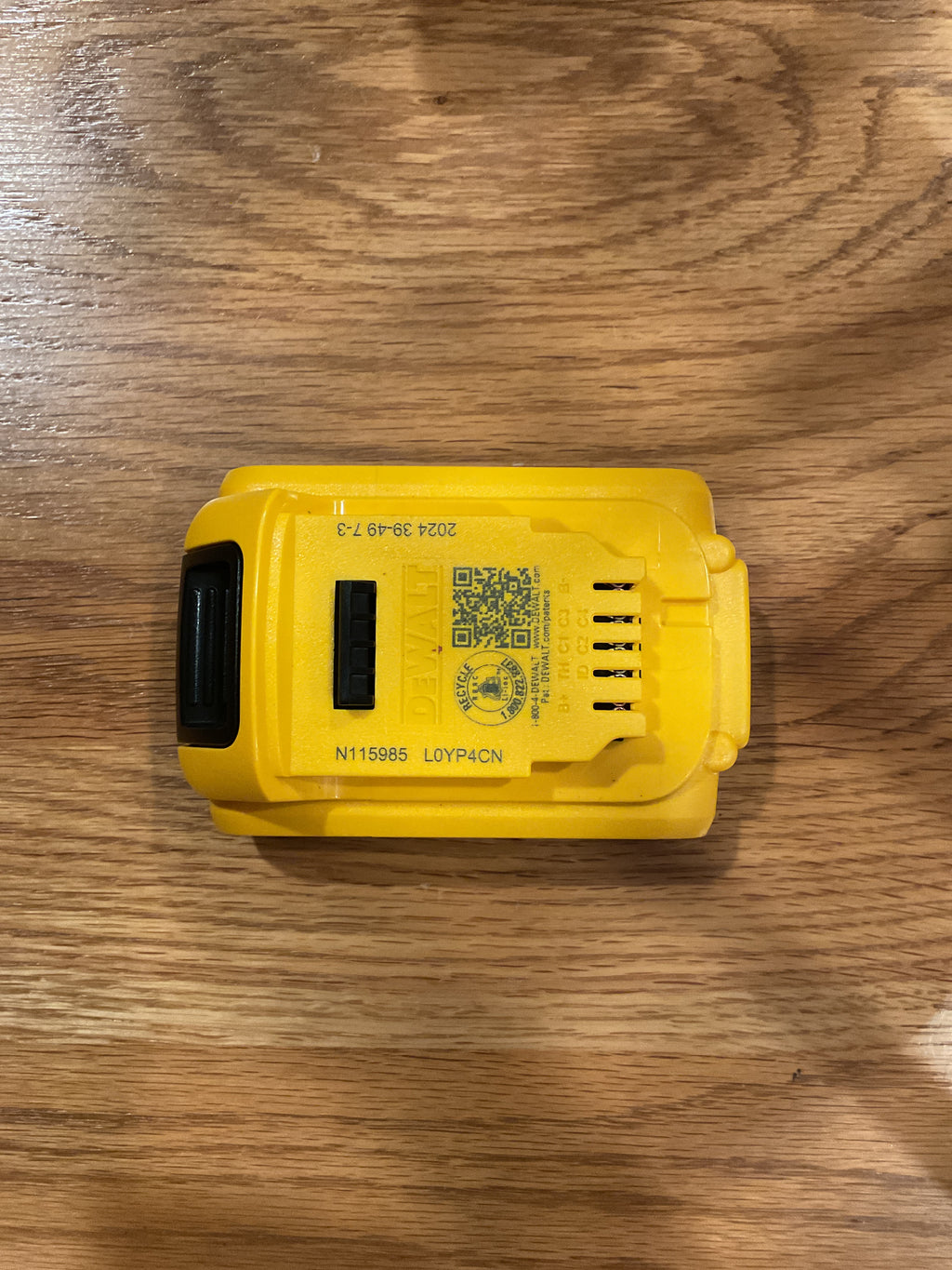 DEWALT DCB203 20V MAX 2.0Ah Compact Lithium-Ion Battery