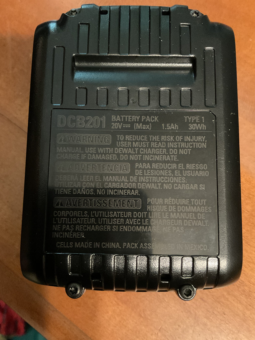 DEWALT DCB201 20V MAX 1.5Ah Compact Lithium-Ion Battery — New