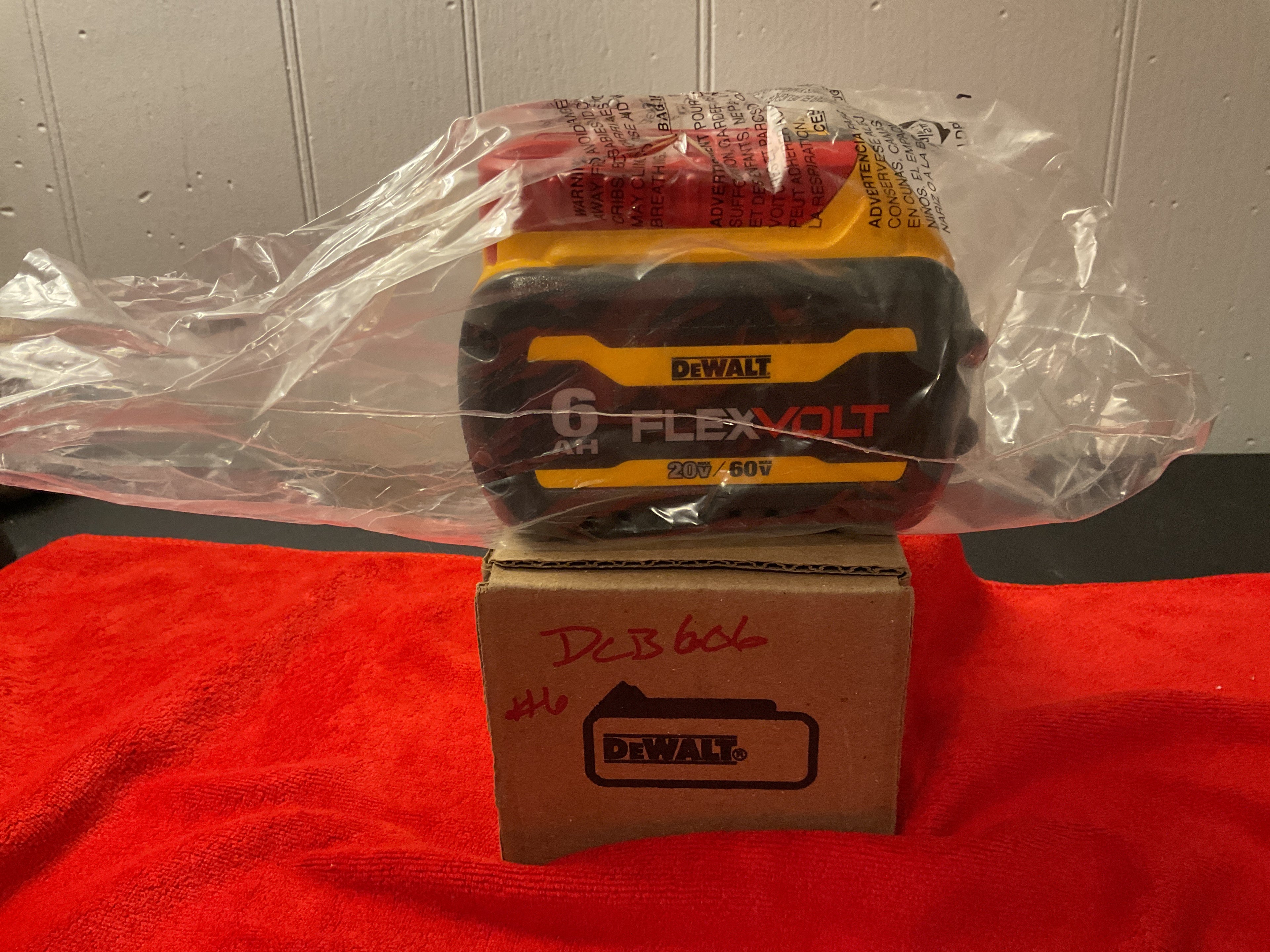 DEWALT DCB606 20V/60V MAX FLEXVOLT 6.0Ah Battery — New Reboxed (MSRP $199)
