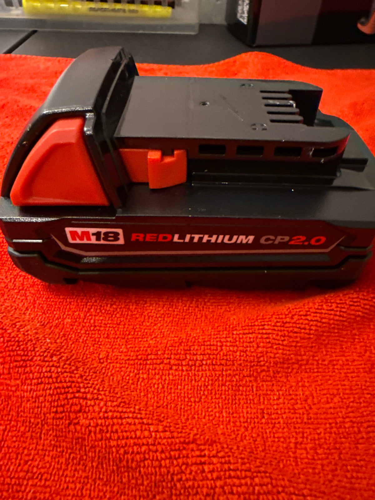 Milwaukee 48-11-1820 M18 REDLITHIUM CP2.0 18V 2.0Ah Compact Battery