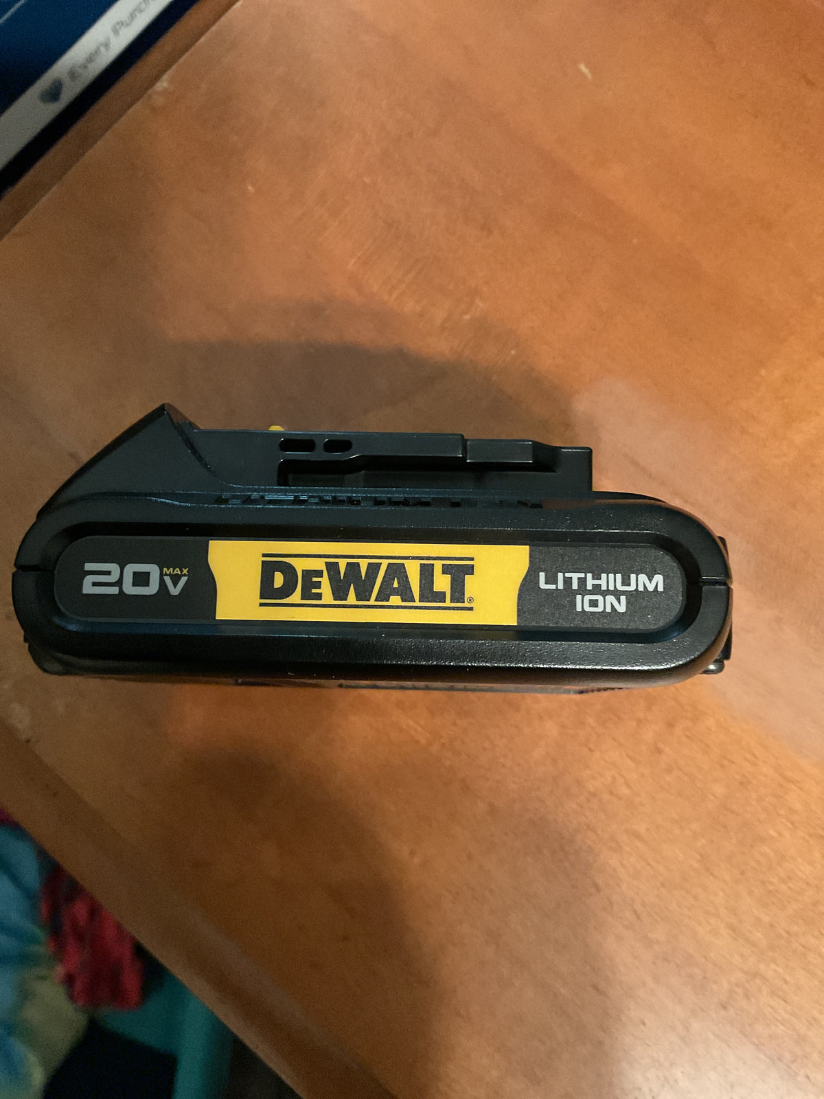 DEWALT DCB201 20V MAX 1.5Ah Compact Lithium-Ion Battery — New