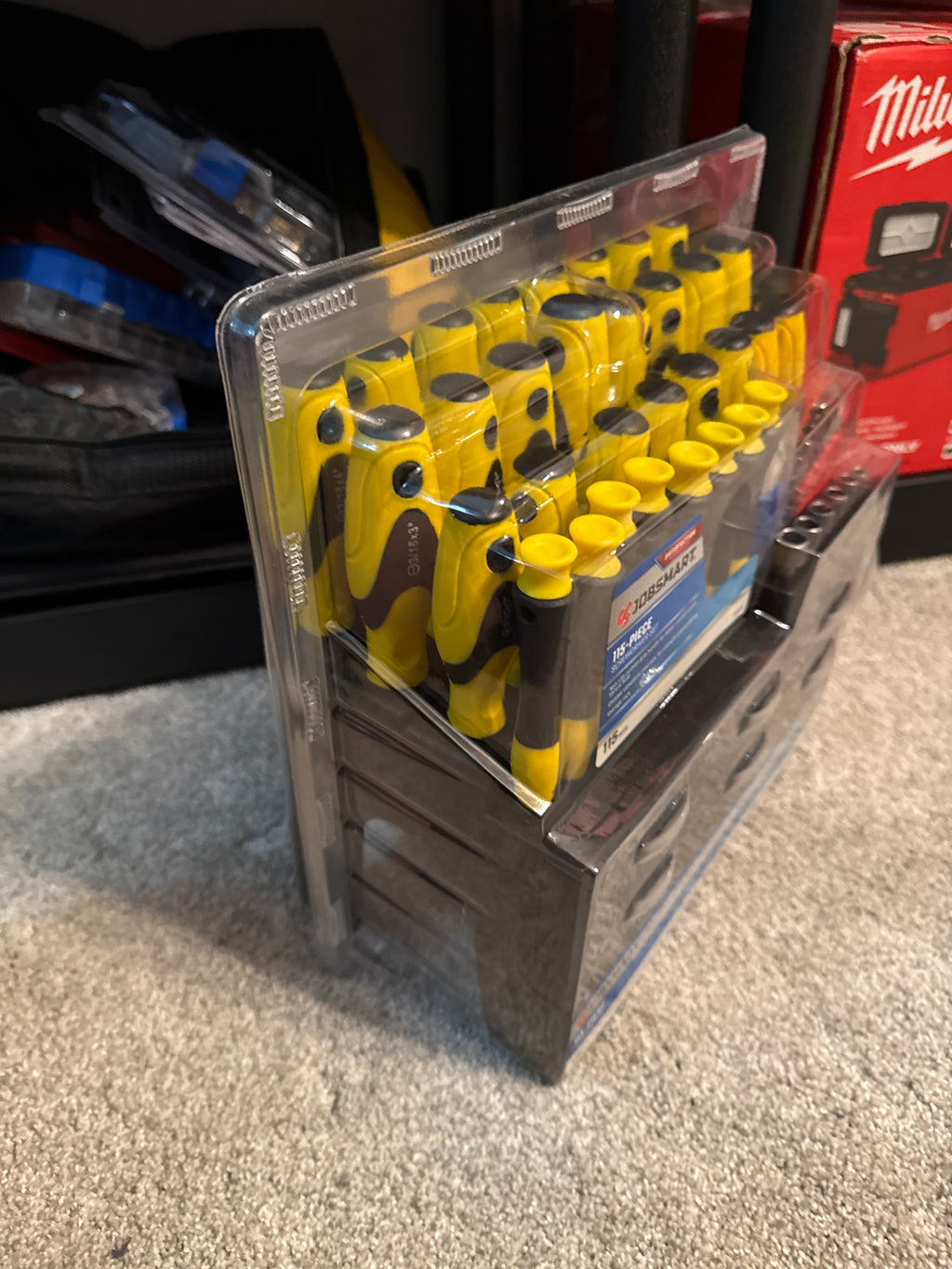 Juego de destornilladores JobSmart de 115 piezas