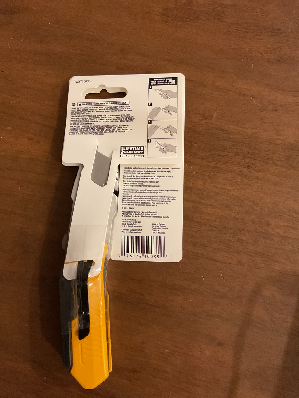 DEWALT DWHT10035L Folding Retractable Utility Knife — New Factory Packaged