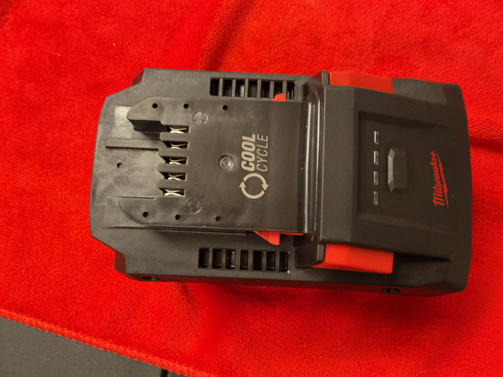MILWAUKEE 48-11-1813 Batería M18 REDLITHIUM FORGE HD12.0 — Nueva (PVP $279)