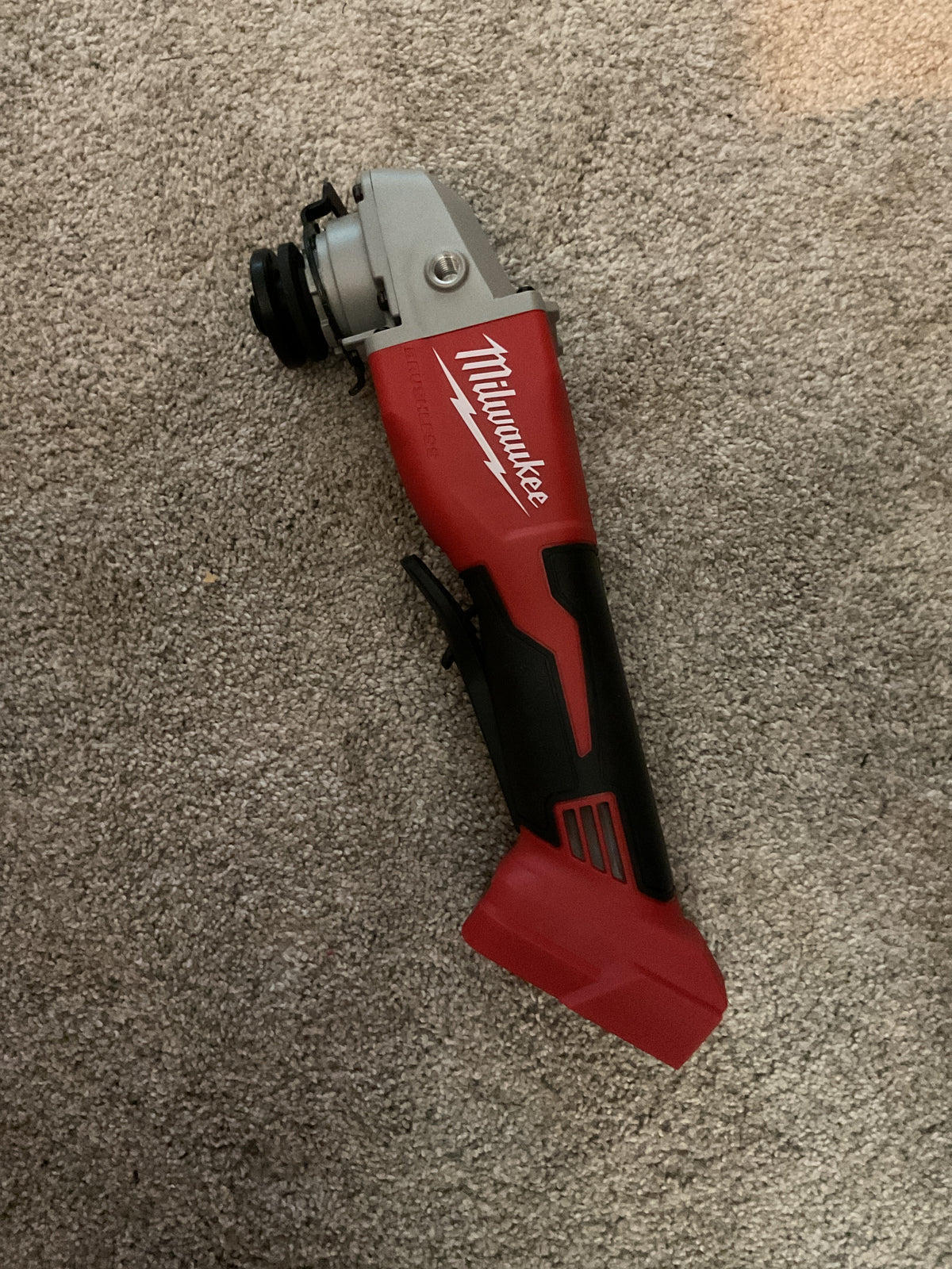 2686-20 — MILWAUKEE M18 Brushless 4-1/2"/5" Cut-Off Grinder - Tool Only