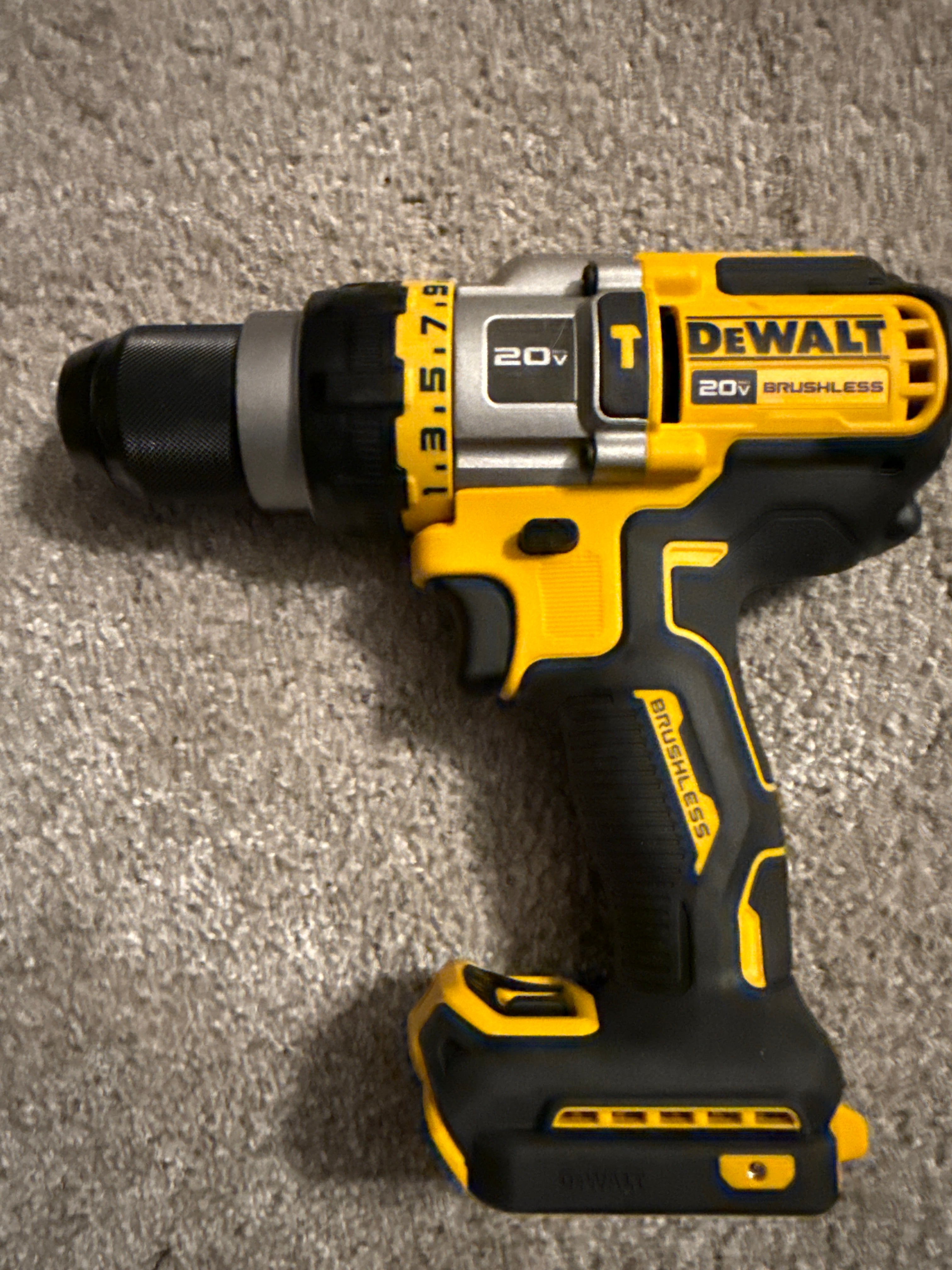 DEWALT DCD999  20V MAX XR Brushless Hammer Drill