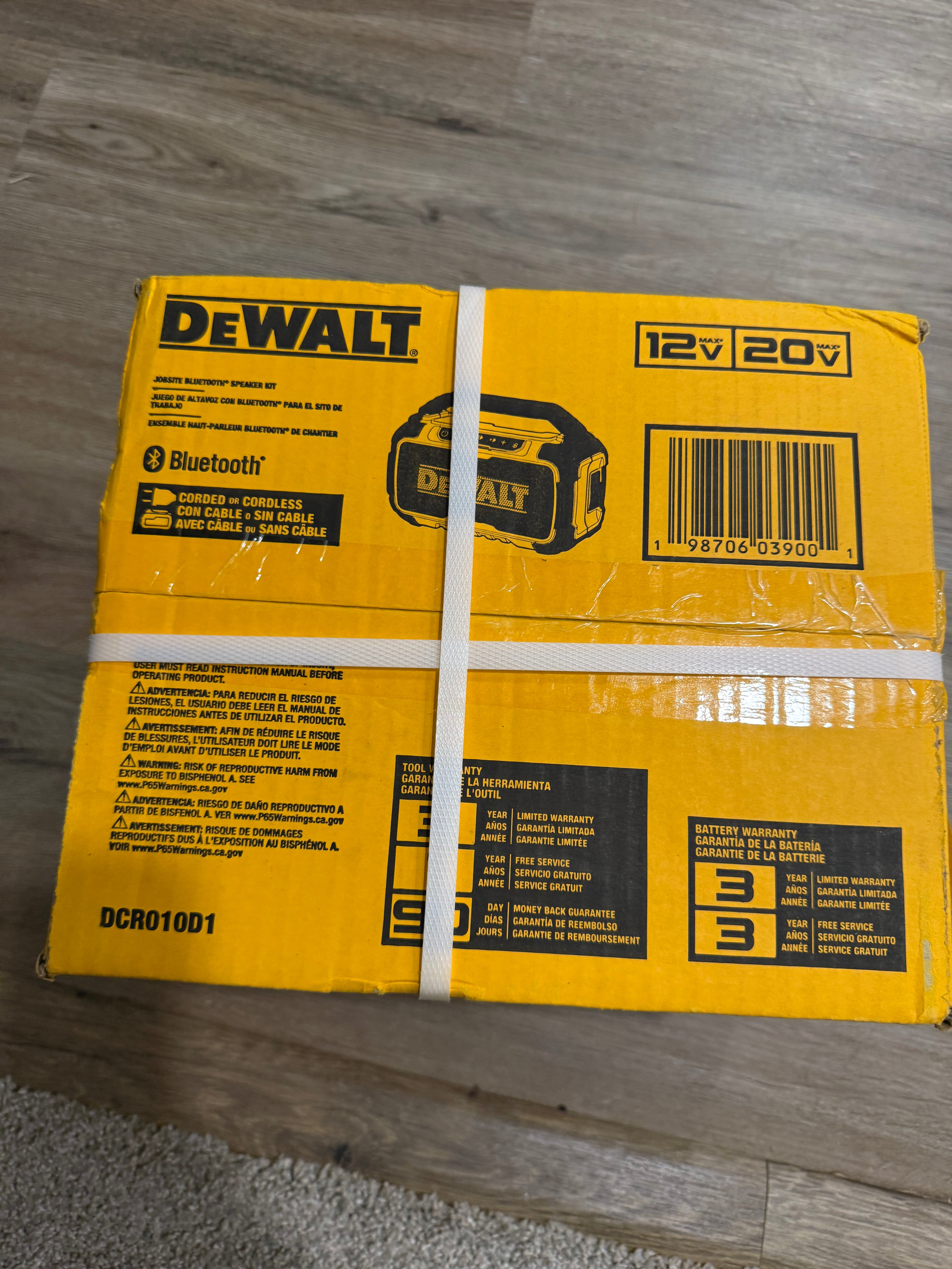 DCR010D1 — DEWALT 12V/20V MAX Jobsite Bluetooth Speaker Kit